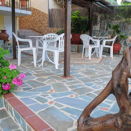 Nefeli Rooms Пефки Экстерьер фото