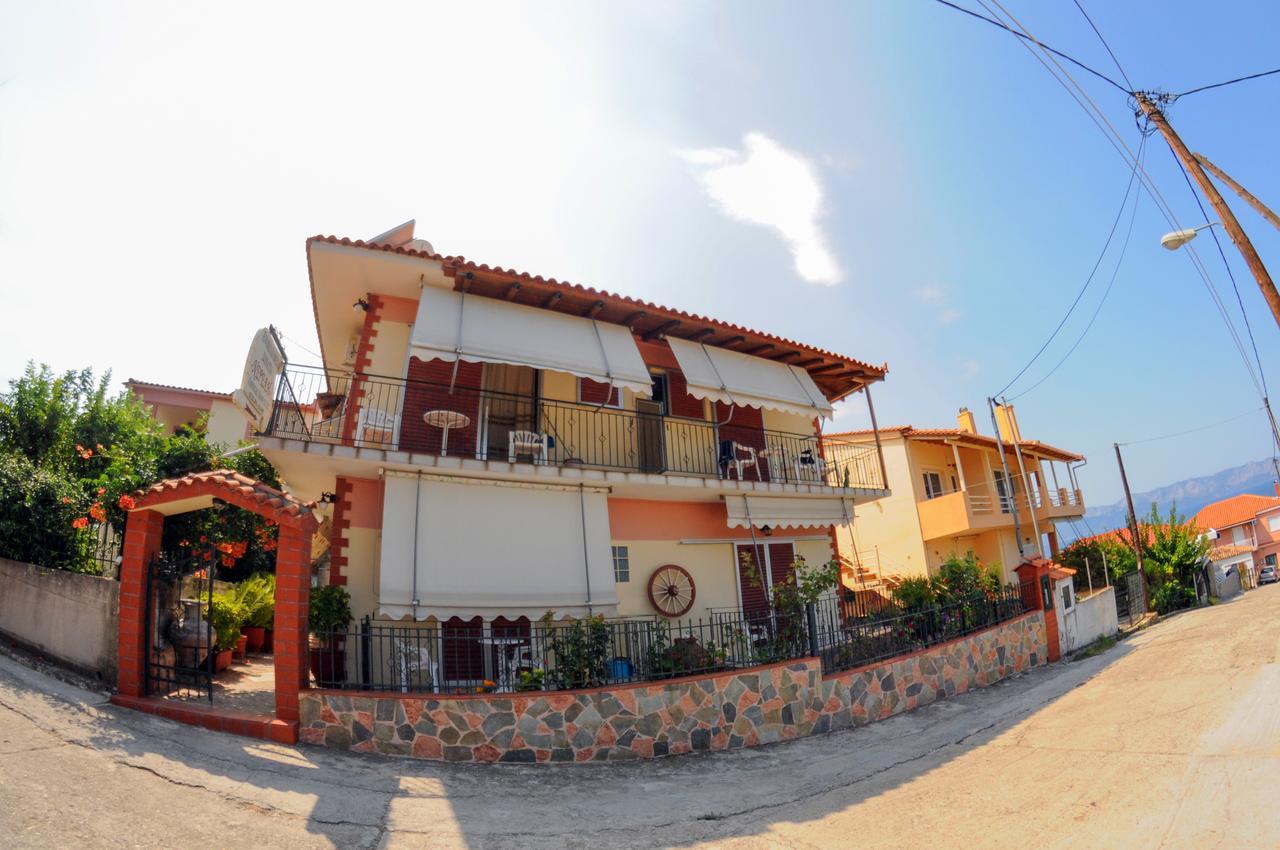 Nefeli Rooms Пефки Экстерьер фото